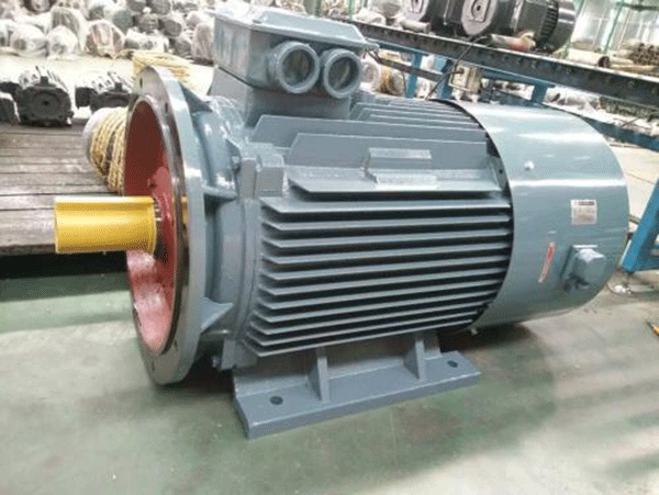 什么原因?qū)е挛靼参鳜斪冾l電機頻率降低？