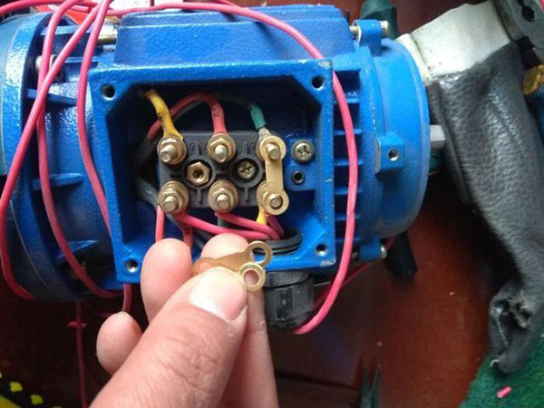三相異步電動機的過載運行要及時進(jìn)行檢查 三相異步電動機的過載運行要及時進(jìn)行檢查