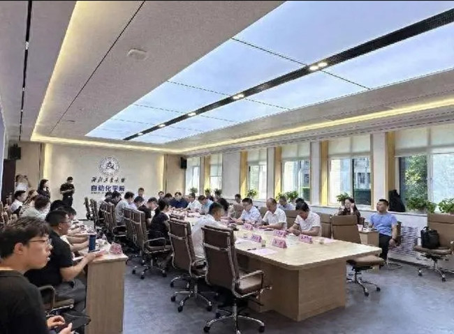西安西瑪電機(jī)與西北工業(yè)大學(xué)開展“雙進(jìn)”活動(dòng)，共推科技創(chuàng)新與產(chǎn)業(yè)升級(jí)