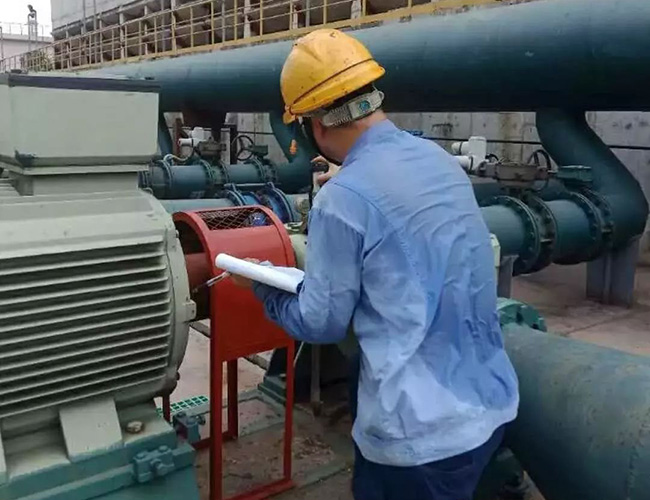 三相異步電機(jī)的電流過大是因?yàn)槿毕噙\(yùn)行嗎？